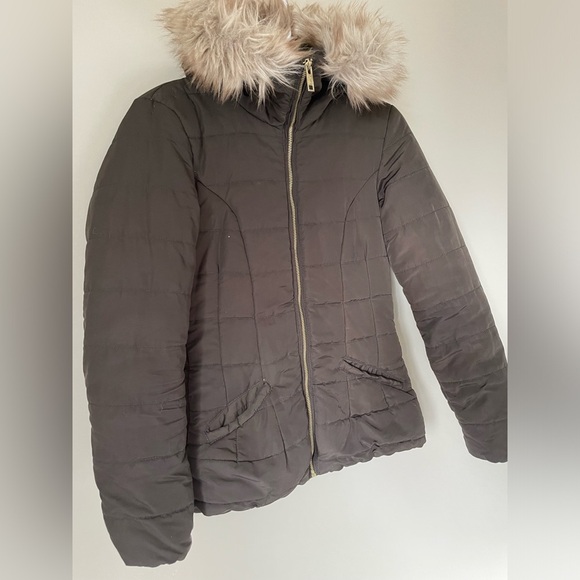 H&M Dark olive green Puffer Jacket with Faux Fur Trim size4 NWOT - Picture 4 of 4